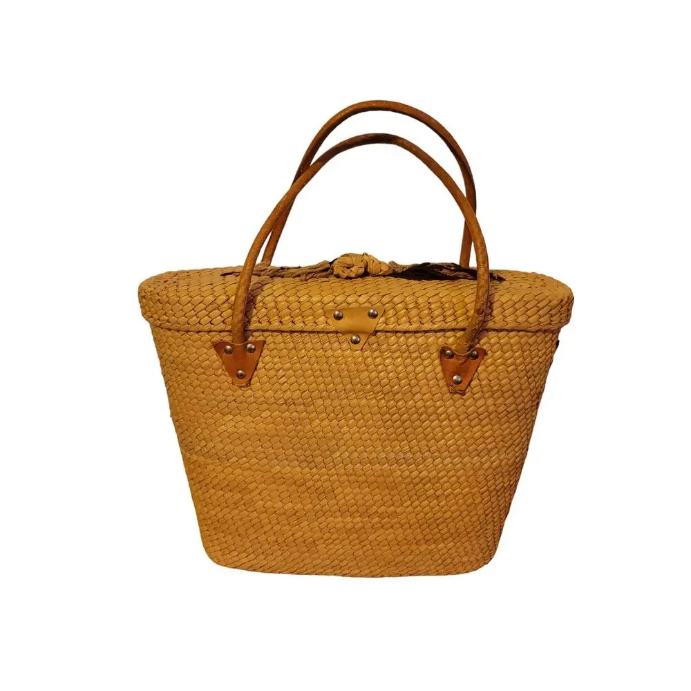Vintage Straw Purse Carry Bag With 3D Design Measures 13.5